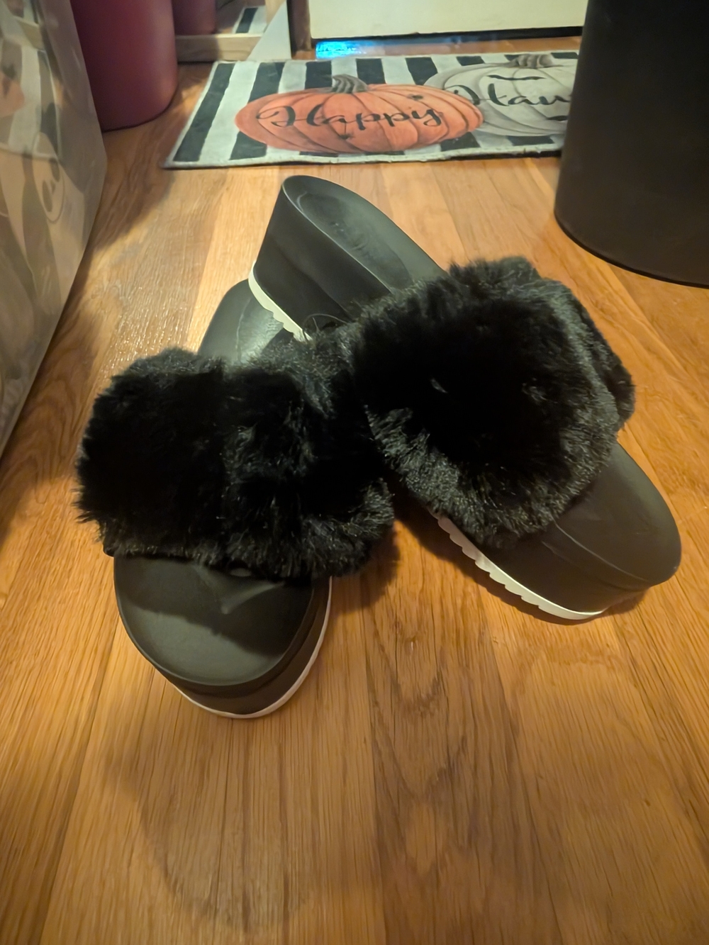 Forever 21 Black Faux Fur Platform Slide Sandals Size 9 NWT Deadstock Y2K